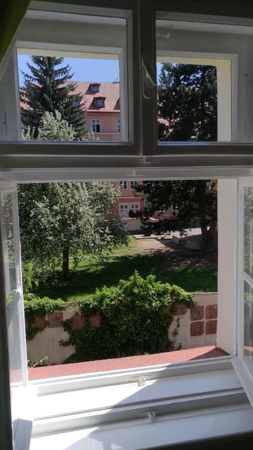 Skromny Apartman V Centru Chebu Eksteriør billede
